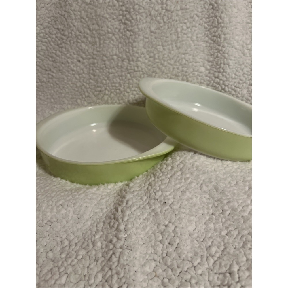 1952 - 1956 2 Pyrex Lime Green Cake Pans #221 Ovenware Baking Dish 8" Bakeware